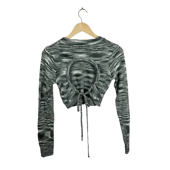 NWOT Edikted Medina Knit Open Back Cropped Sweater in Grey/White Size L - Picture 16 of 16
